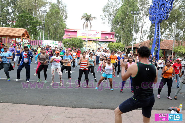 Mañanas Deportivas en la Avenida de Bolívar a Chávez